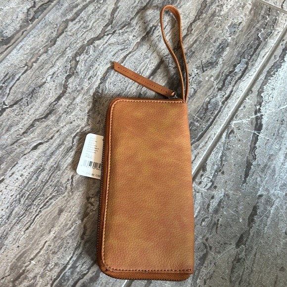 FREE PEOPLE Vegan Leather Brown Wristlet Brand New with Tags! - Picture 2 of 6